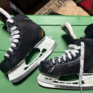 Bauer Black and White Hockey Skates